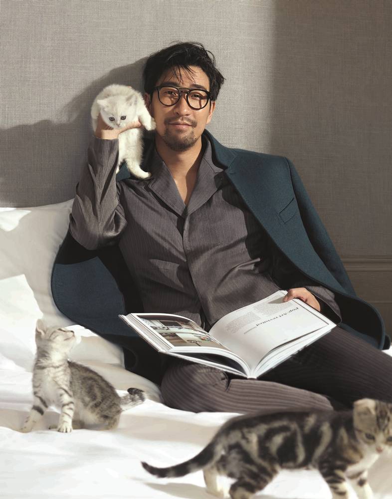 演员王千源最新时尚写真大片 与猫咪共度情人节