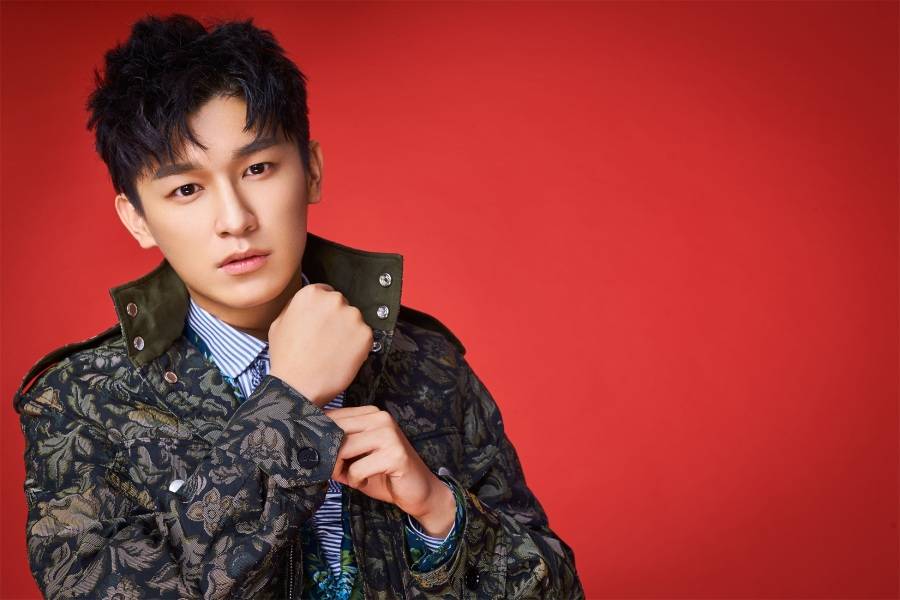 演员杨旭文新春大片曝光 演绎摩登范型男