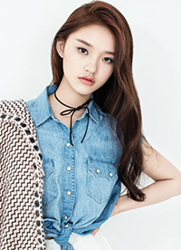 星女郎林允早春写真图片 清新灵动镜头感十足”