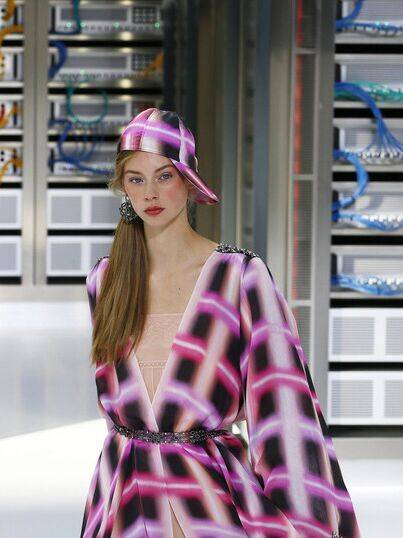 2017chanel春夏妆容系列 霓虹色彩玩转潮流