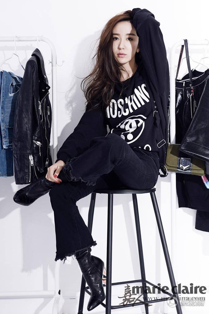 娄艺潇时尚写真大片 帅气Max眼神杀撩人