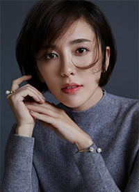 吕佳容冬日最新写真 清丽温婉气质迷人