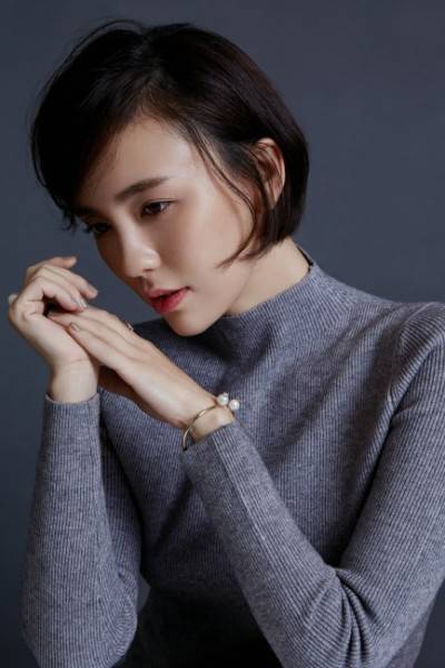 吕佳容冬日最新写真 清丽温婉气质迷人