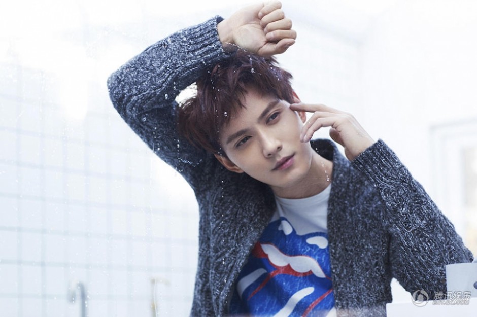 徐正曦早春写真照片曝光 诠释完美男友魅力