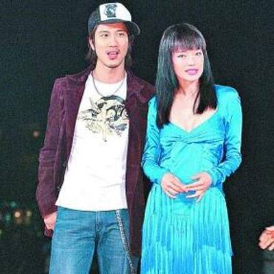 王力宏被曝嫖娼 懒理传闻参加电影节露笑容