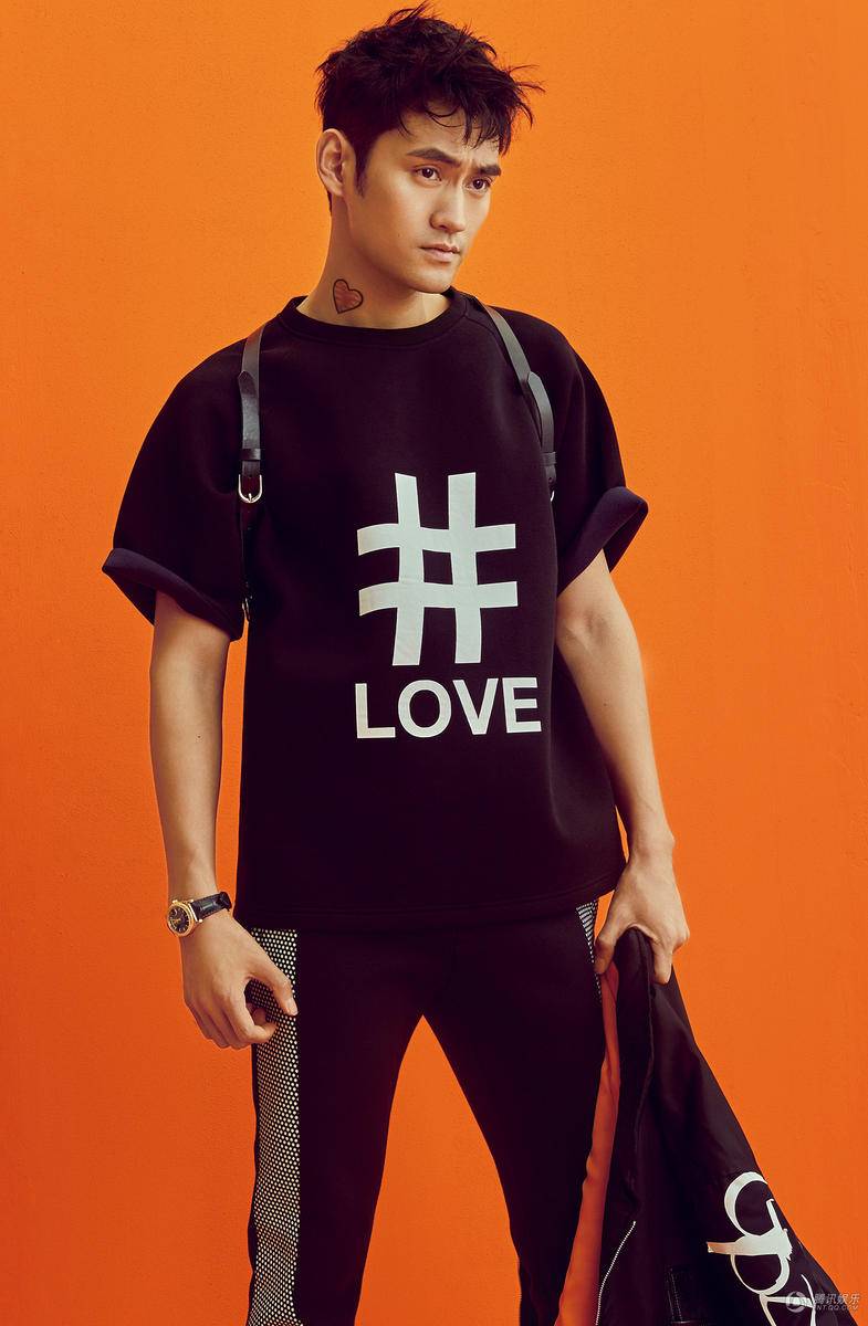 袁弘时尚写真大片曝光 反差萌尽显雅痞气息