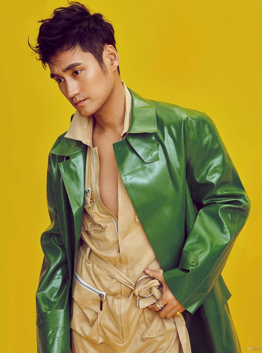 袁弘时尚写真大片曝光 反差萌尽显雅痞气息