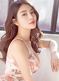 90后女星徐冬冬浴缸性感写真 曲线曼妙秀巨胸