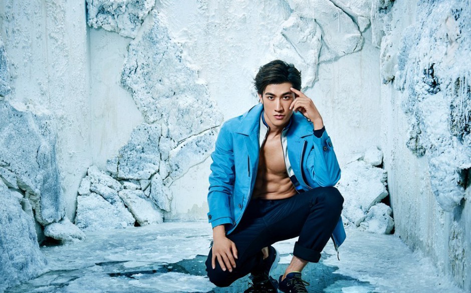 型男李治廷肌肉照裸身露毛写真曝光