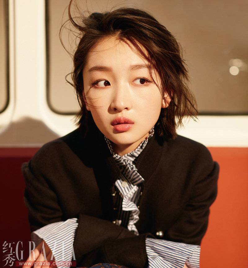 周冬雨杂志封面写真 英伦范coolgirl上线