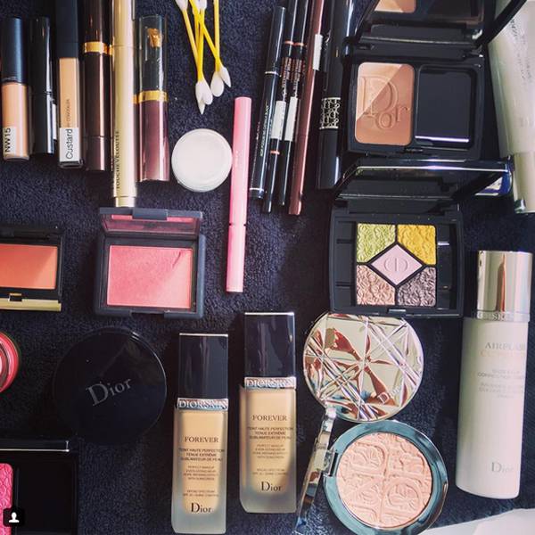 探秘金球奖后台明星彩妆产品