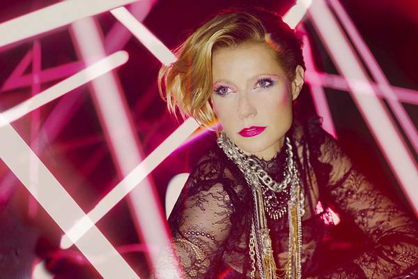 格温妮丝帕特精美彩妆图片