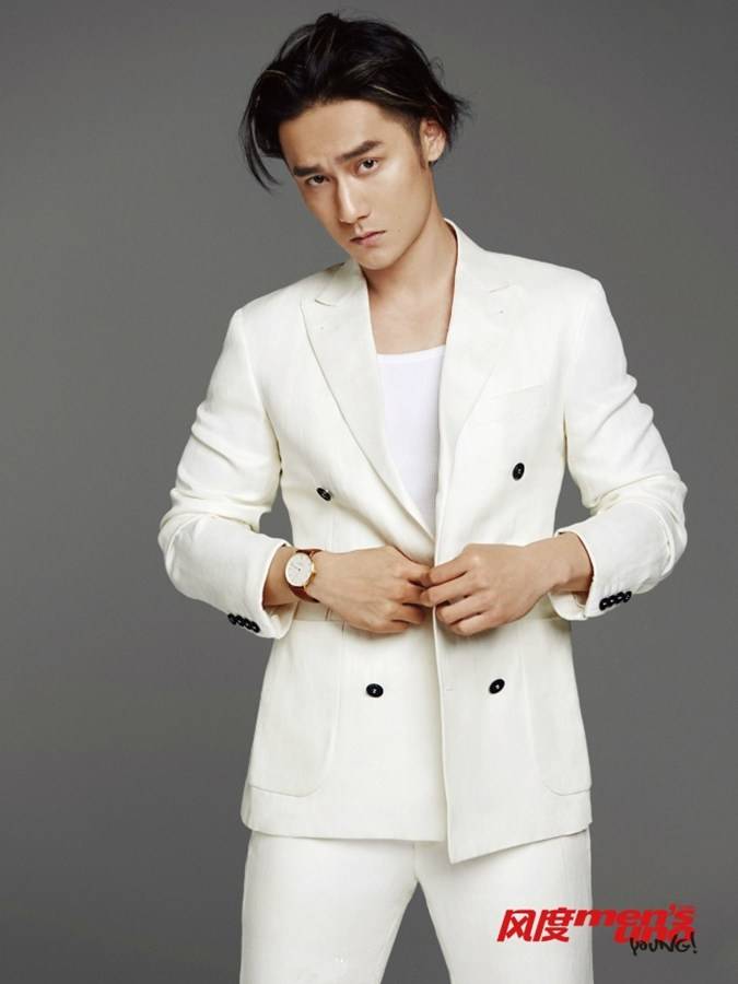 蒋劲夫早春西装写真大片 长发背头艺术感十足