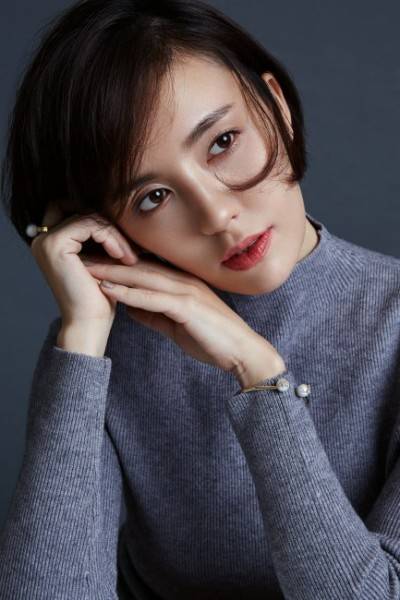 吕佳容冬日最新写真 清丽温婉气质迷人