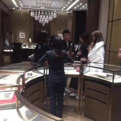 王思聪李泽楷 领衔换女伴如换衣服的男星