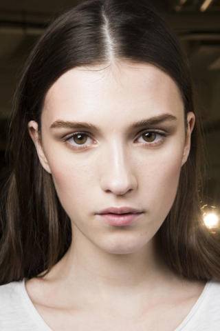 注意！办公室化妆应要避开这十大错误