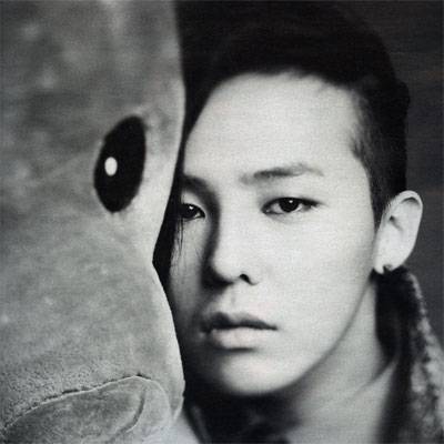 水原希子与男友逛家居店 疑似好事将近?