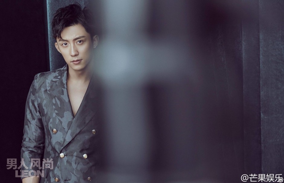 黄景瑜最新帅气写真公开 俊朗面孔彰显男人风尚