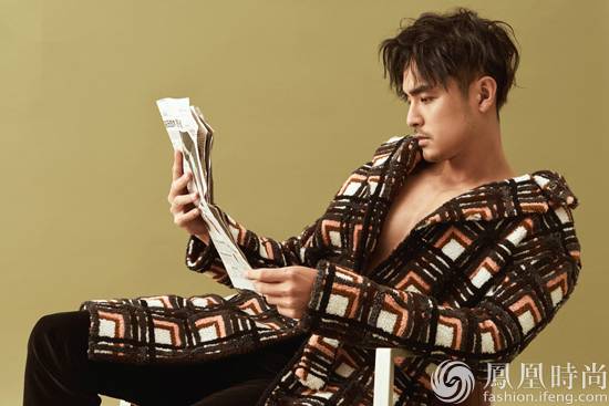 台男星明道熟男魅力写真来袭 雅痞气质笑容诱惑