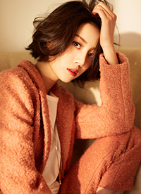 李溪芮短发写真曝光 光影间尽显灵动之美