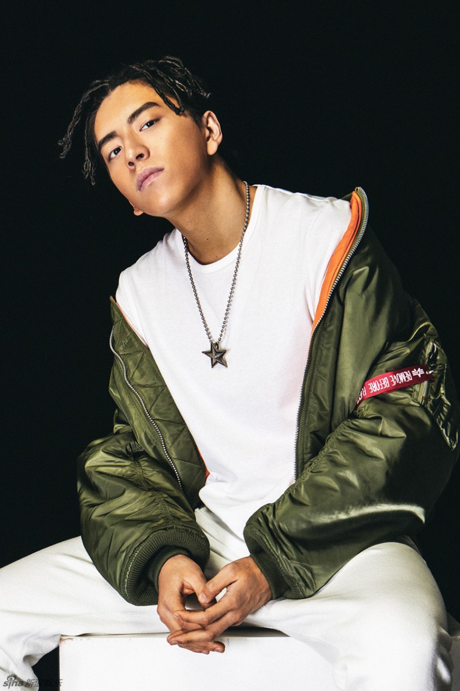 王大陆最新写真曝光 野痞脏辫玩味十足