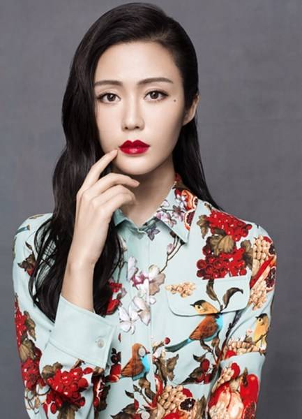 演员汤晶媚最新写真曝光 妩媚泪痣上演湿发诱惑