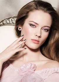 2017chanel春夏妆容系列 霓虹色彩玩转潮流