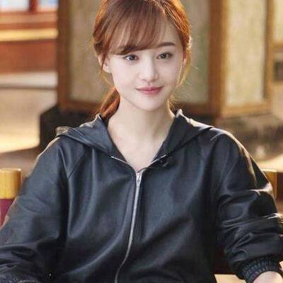 佘诗曼成立工作室 称想100%做自己喜欢做的事