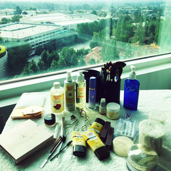 探秘金球奖后台明星彩妆产品