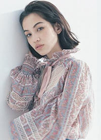 水原希子初春写真大片 甜美清新笑容温暖