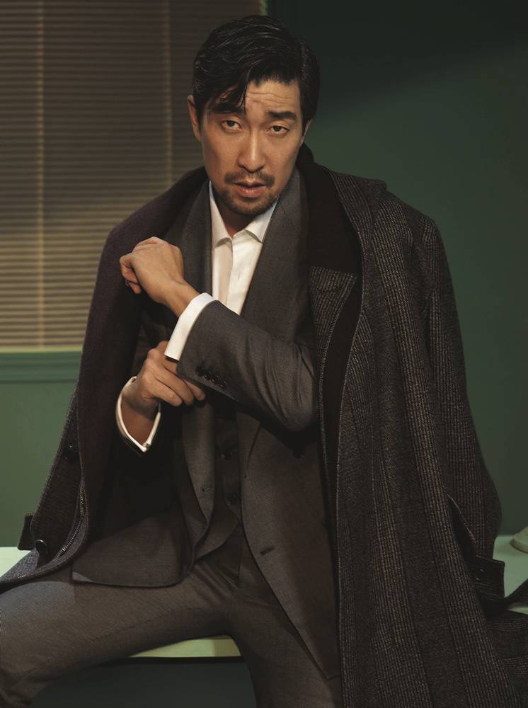 演员王千源最新时尚写真大片 与猫咪共度情人节