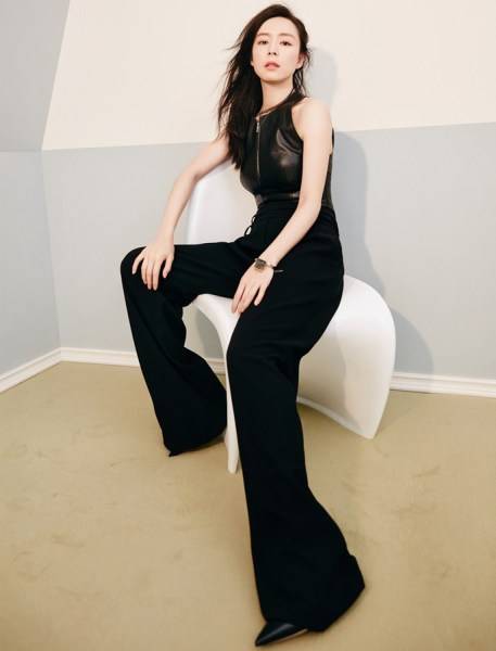 张静初最新写真图片 成熟风范显曼妙身姿