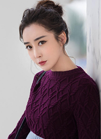 杜若溪新年写真曝光 长腿加细腰演绎干练都市范儿