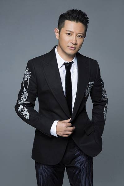 罗中旭曝新专辑写真大片 重磅打造撕下偶像标签