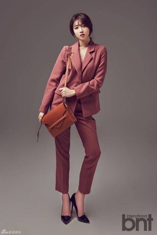 韩国演员表艺珍写真画报 自然清新展迷人魅力