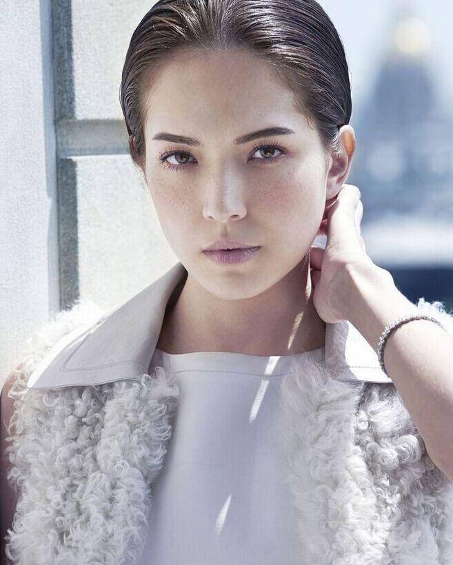 台女星许玮甯最新写真 美背出镜自然脱俗