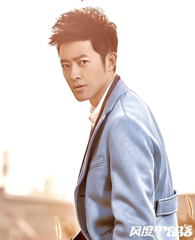 演员任泉冬日写真大片 不羁商务气质惊艳