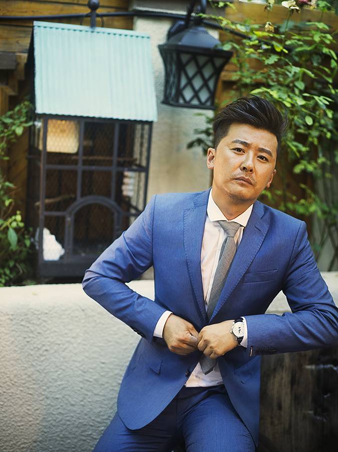 《咱们相爱吧》柳小海写真演绎熟男魅力