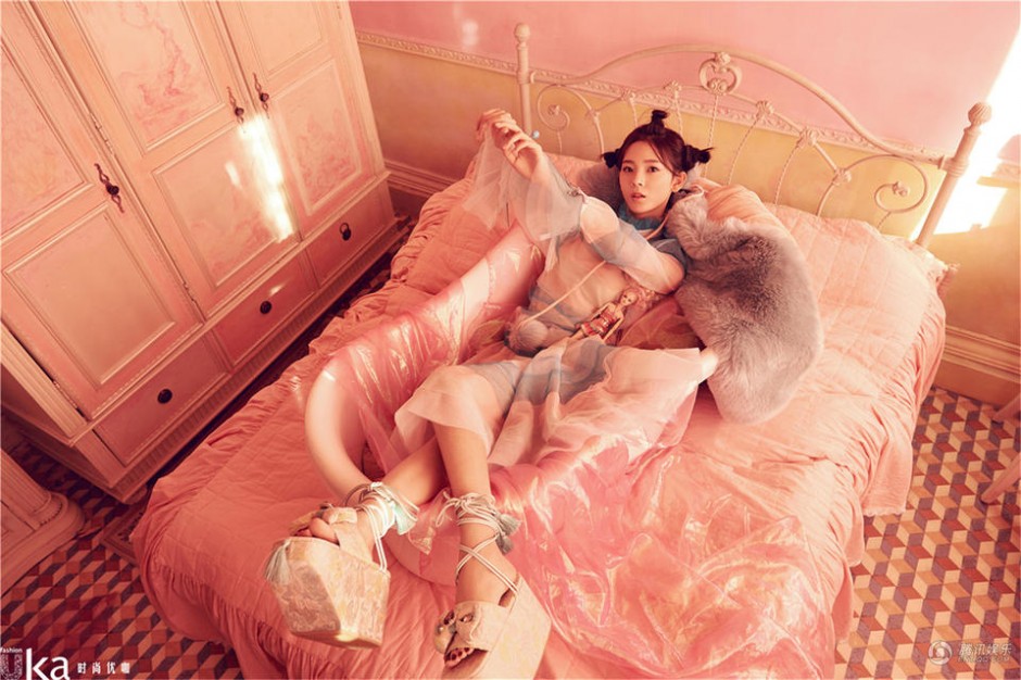 陈瑶最新写真大片曝光 粉色梦幻少女心炸裂