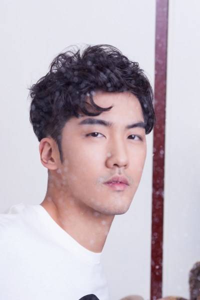 廖彦龙adson时尚写真曝光 暖冬绅士男友力爆棚