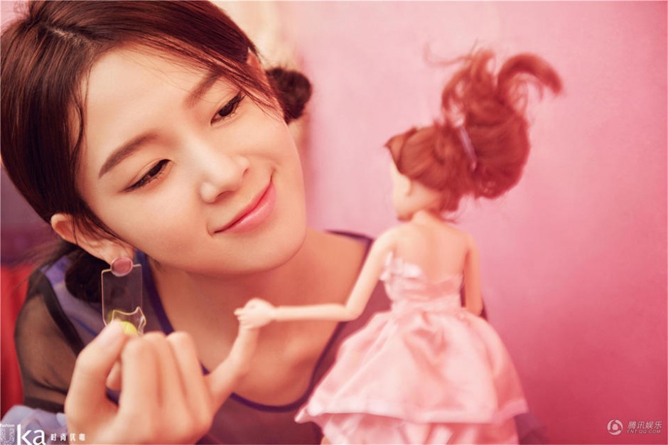 陈瑶最新写真大片曝光 粉色梦幻少女心炸裂