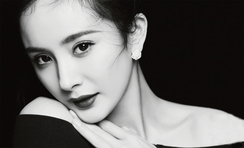 杨幂最新时尚写真大片 烈焰红唇冷艳动人