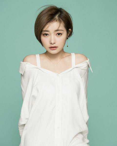 演员吴昱瑶最新写真曝光 元气少女透露性感小心机