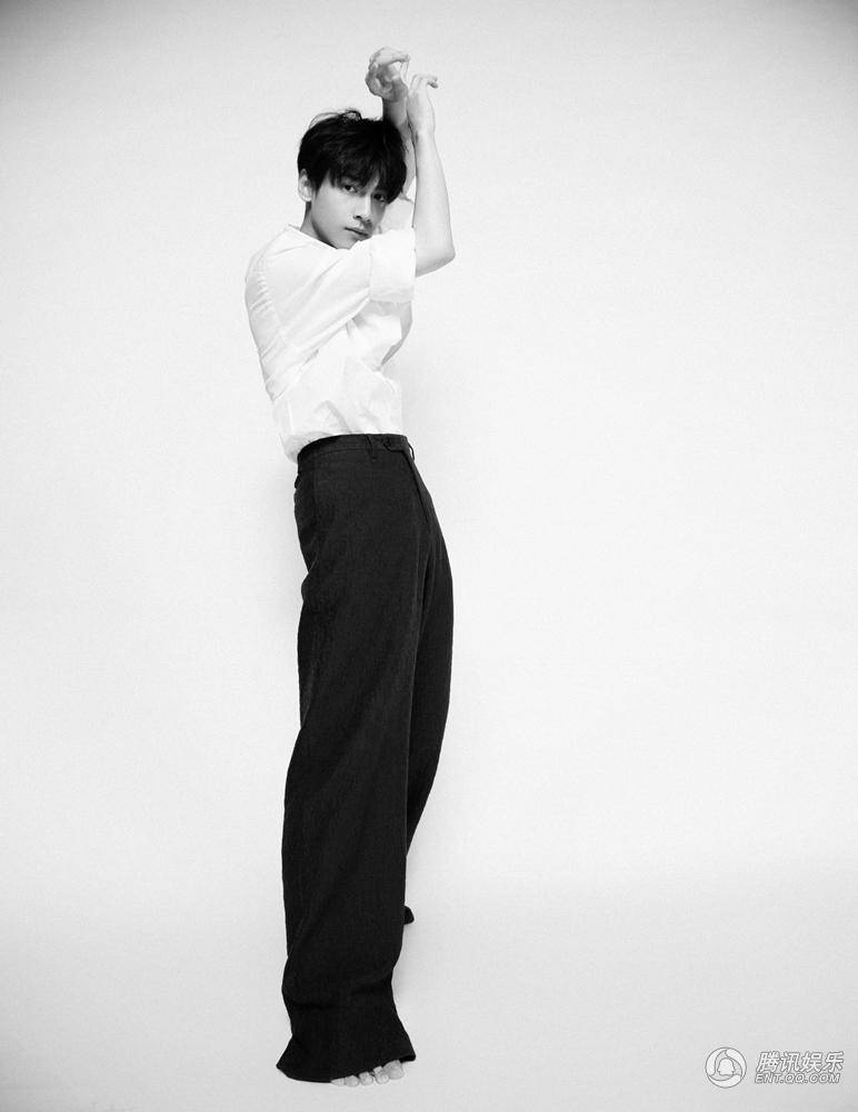 新生代小生罗云熙写真 神情高冷而神秘