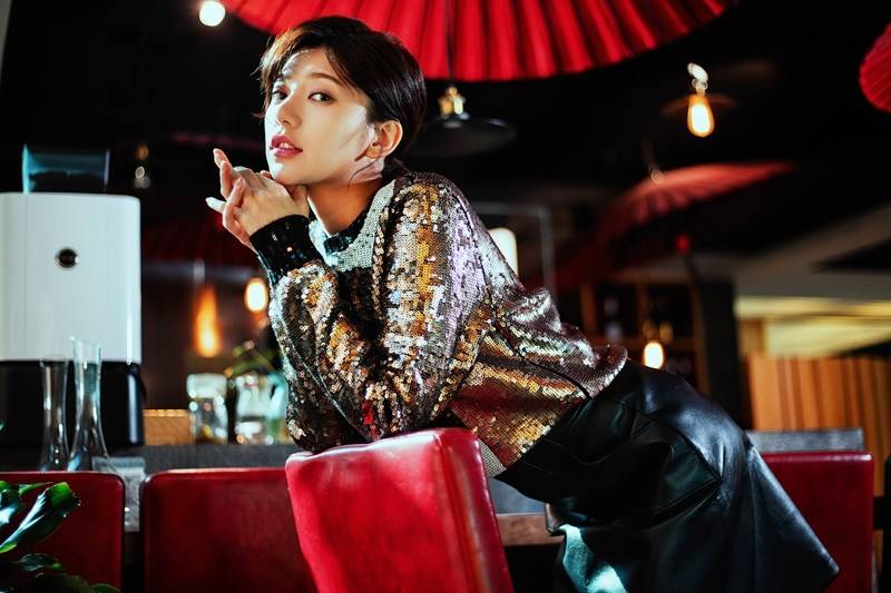 台星郭雪芙时尚写真曝光 温润如玉又率性自然