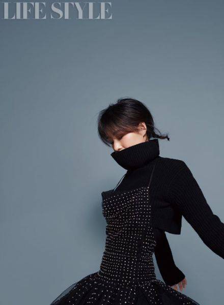 陈燃最新写真曝光 短发亮相帅气十足