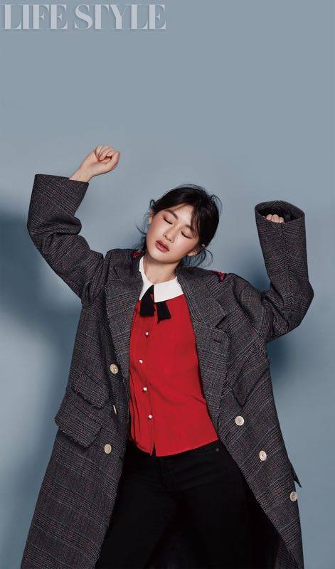 陈燃最新写真曝光 短发亮相帅气十足