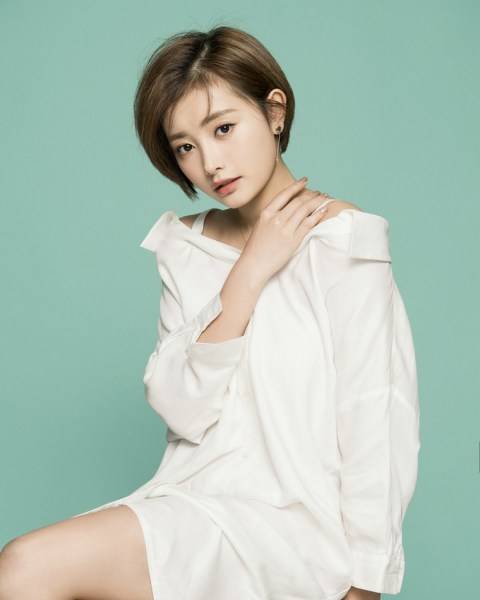 演员吴昱瑶最新写真曝光 元气少女透露性感小心机