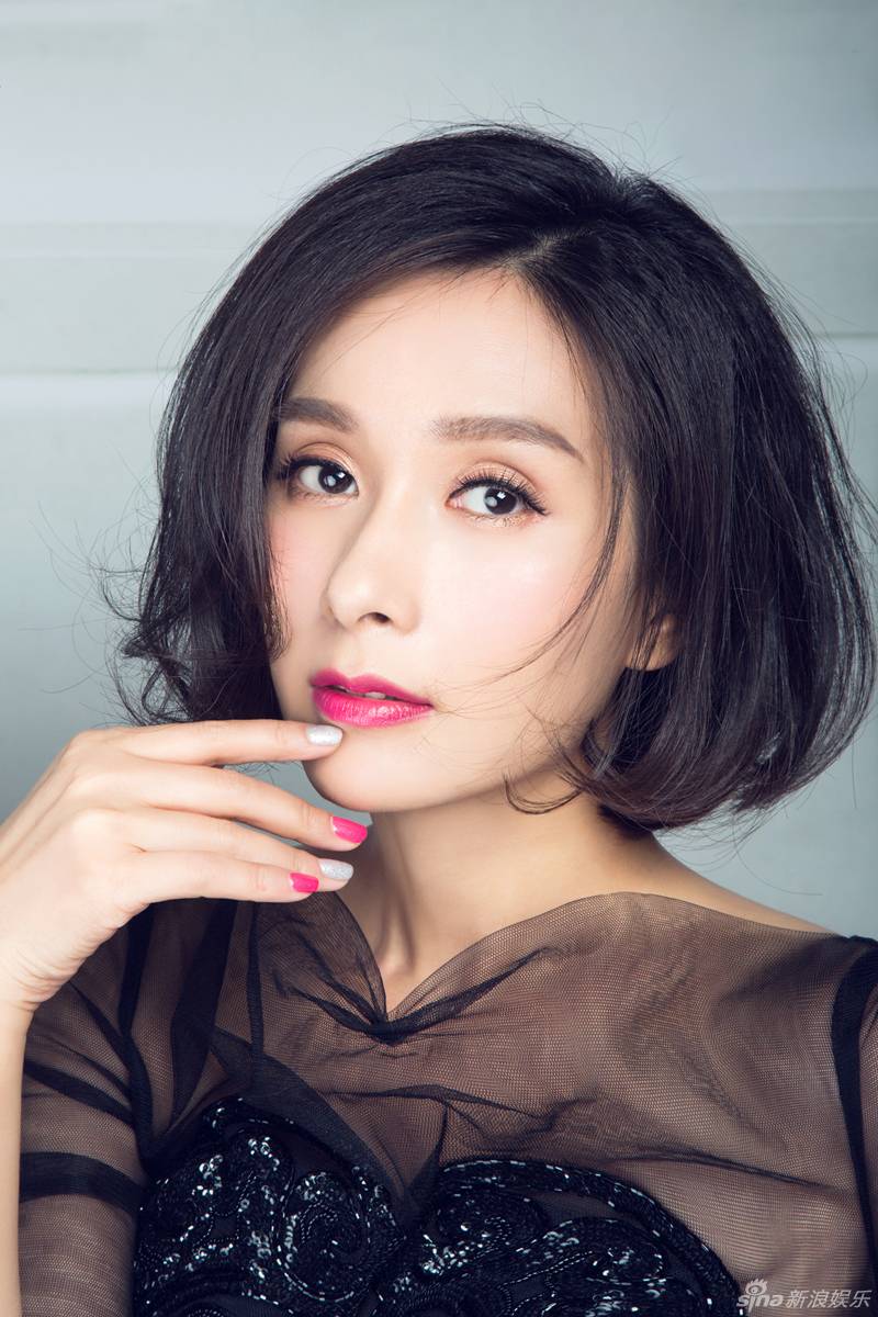 杨恭如生日写真大片 演绎淑女优雅大气风情