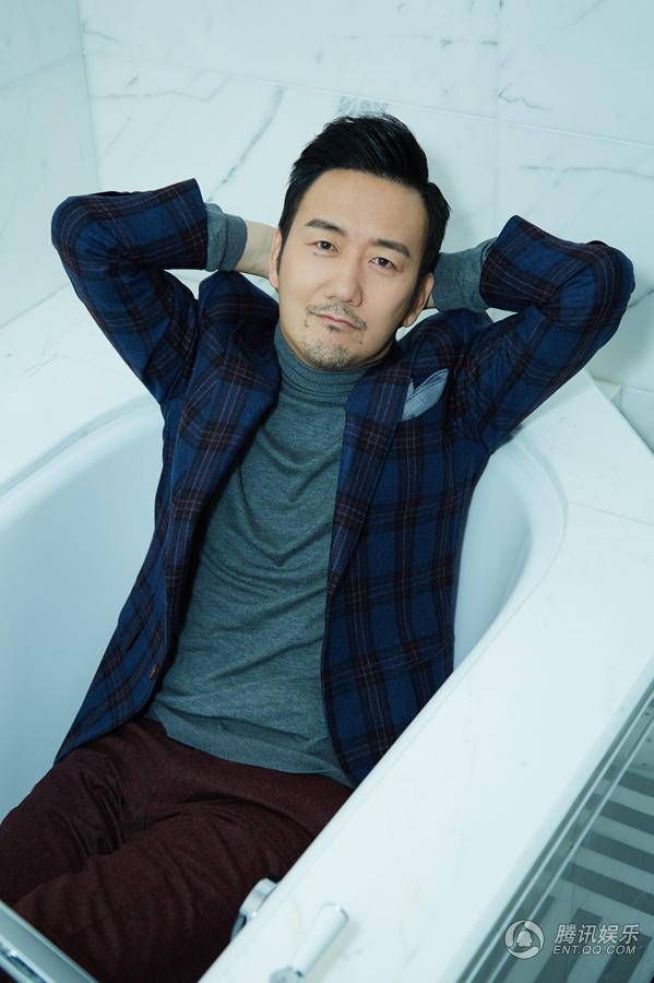 筷子兄弟王太利写真曝光 眼神深邃展萌叔魅力